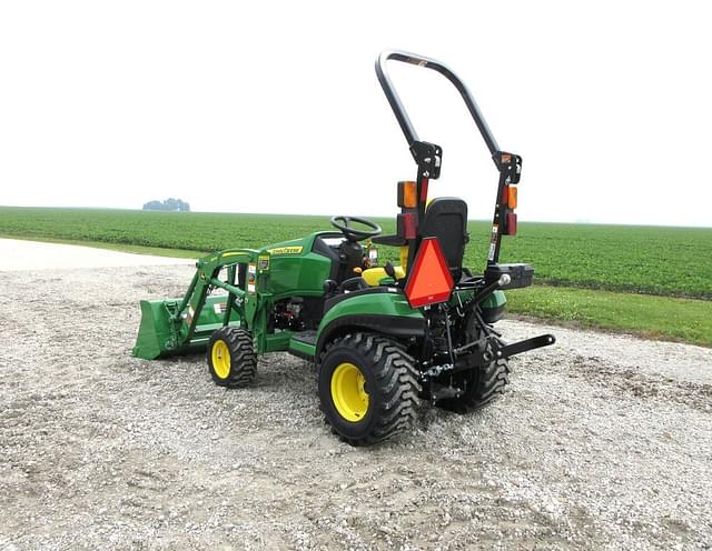 Image of John Deere 1025R equipment image 2