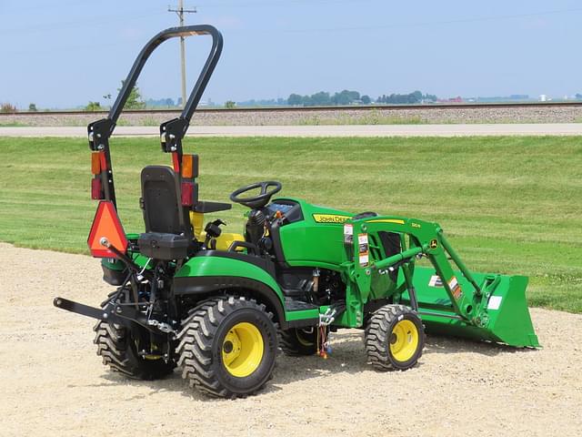 Image of John Deere 1025R equipment image 2