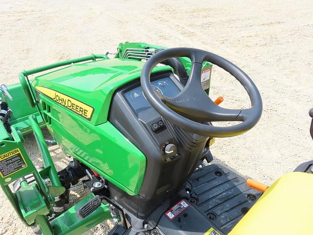 Image of John Deere 1025R equipment image 4