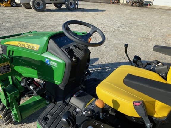 Image of John Deere 1025R equipment image 4