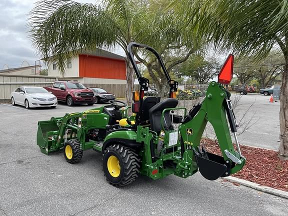 Image of John Deere 1025R equipment image 3