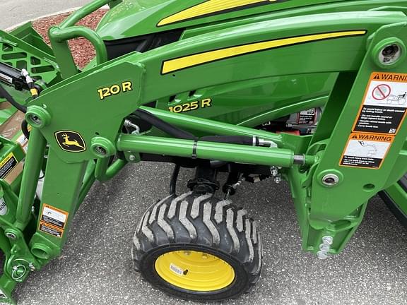 Image of John Deere 1025R equipment image 2