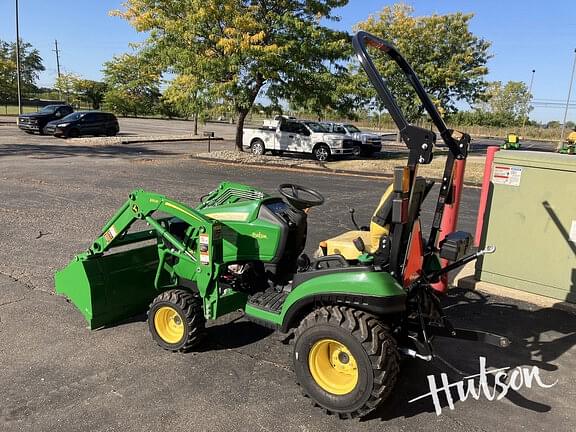 Image of John Deere 1025R equipment image 3