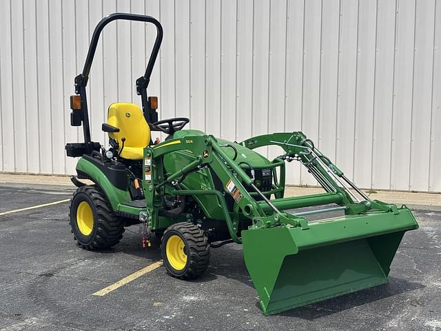 Image of John Deere 1025R equipment image 3