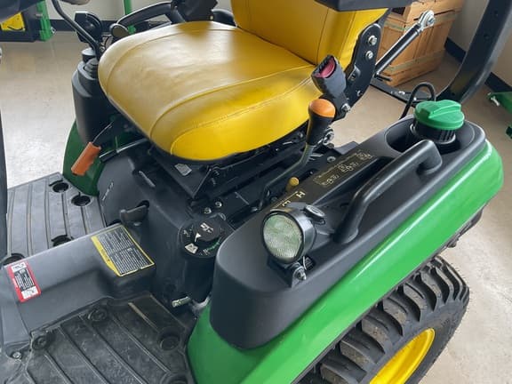 Image of John Deere 1025R equipment image 2