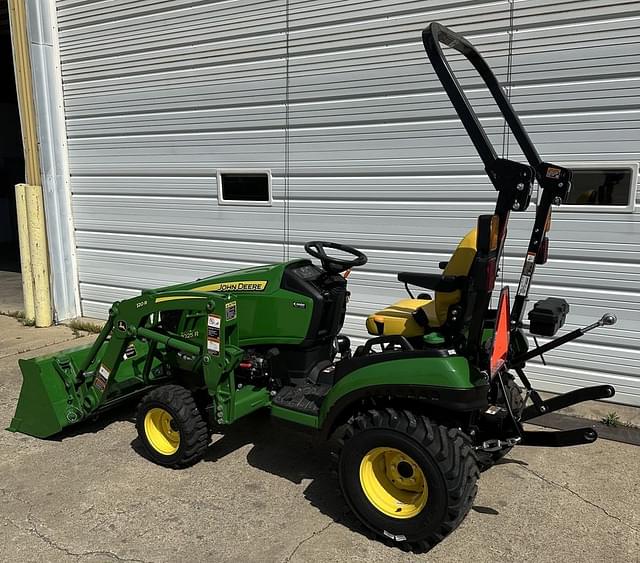 Image of John Deere 1025R equipment image 3
