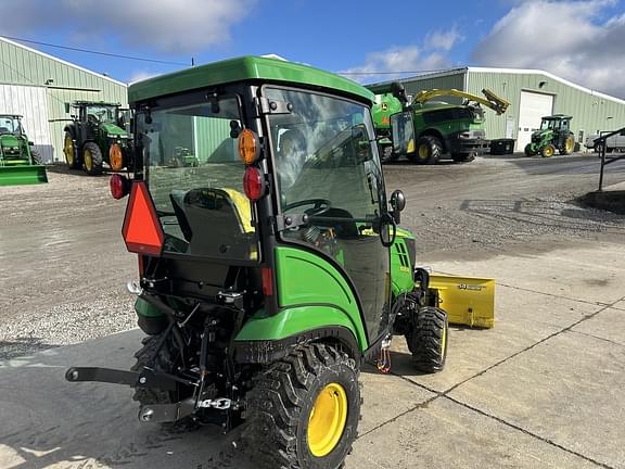 Image of John Deere 1025R equipment image 4