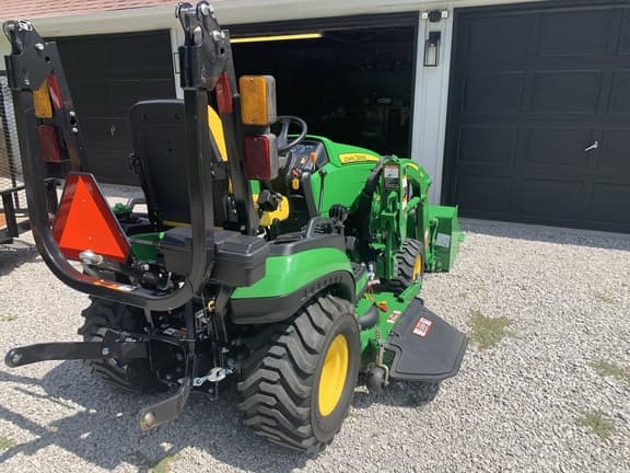 Image of John Deere 1025R equipment image 3