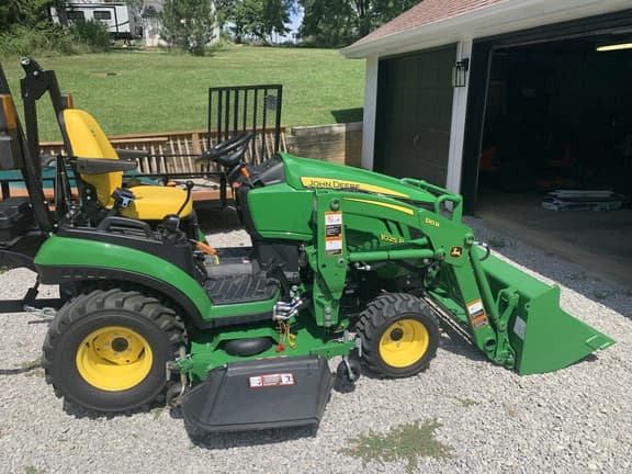 Image of John Deere 1025R equipment image 4