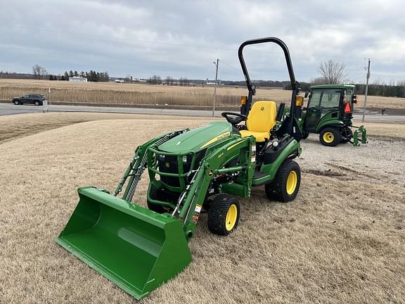 Image of John Deere 1025R equipment image 3