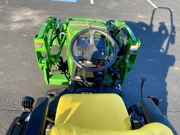 Image of John Deere 1025R equipment image 2