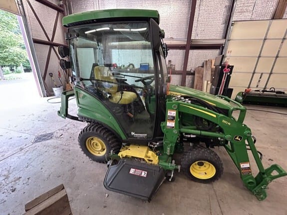 2024 John Deere 1025R Equipment Image0