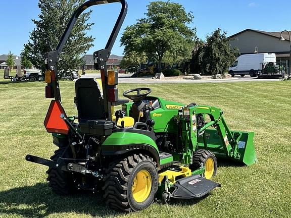 Image of John Deere 1025R equipment image 4