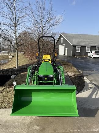 Image of John Deere 1025R equipment image 2