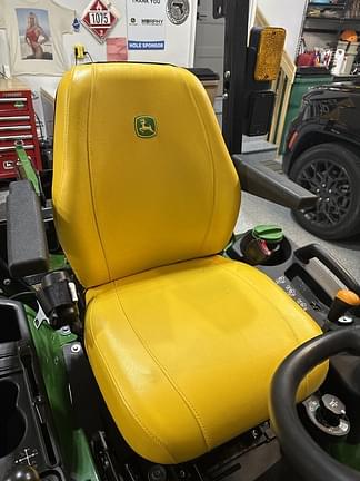 Image of John Deere 1025R equipment image 4