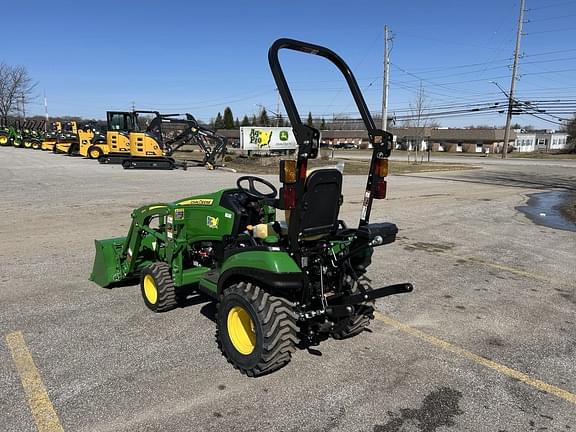 Image of John Deere 1025R equipment image 3