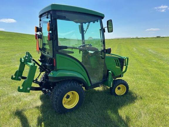 Image of John Deere 1025R equipment image 3