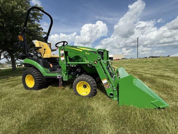 Image of John Deere 1025R equipment image 2