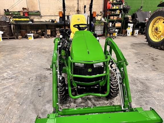 Image of John Deere 1025R equipment image 3