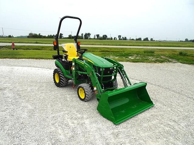 Image of John Deere 1025R equipment image 3