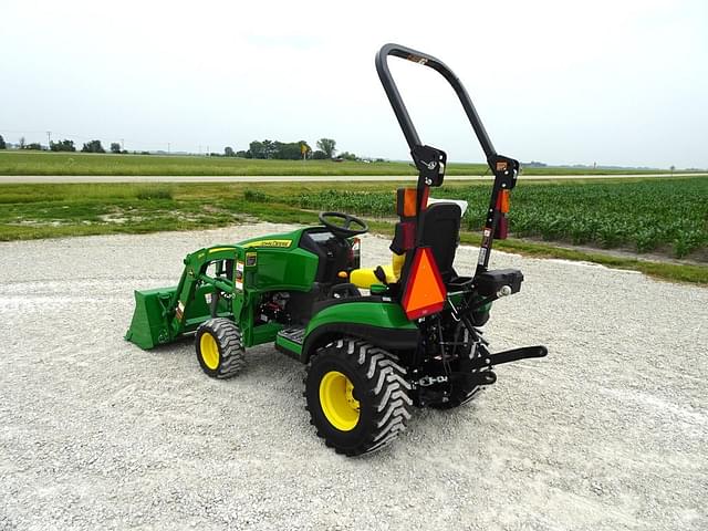 Image of John Deere 1025R equipment image 2