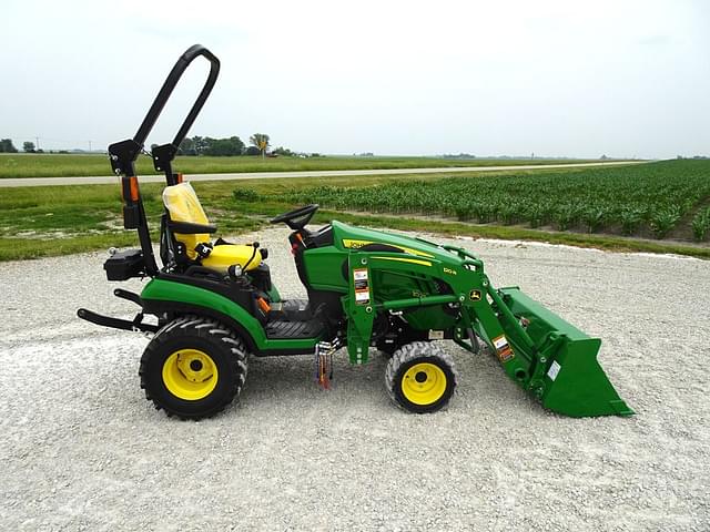Image of John Deere 1025R equipment image 1
