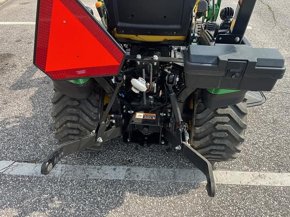 Image of John Deere 1025R equipment image 3