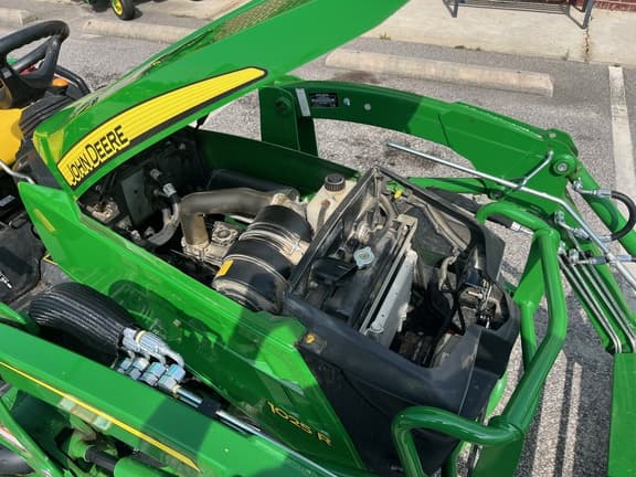 Image of John Deere 1025R equipment image 4