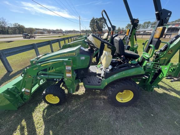 Image of John Deere 1025R equipment image 2