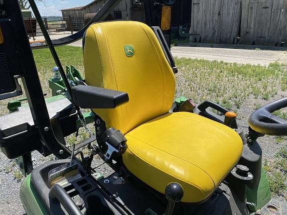 Image of John Deere 1025R equipment image 3