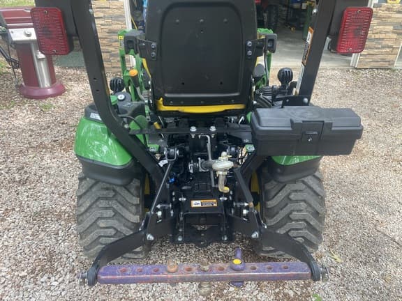 Image of John Deere 1025R equipment image 4