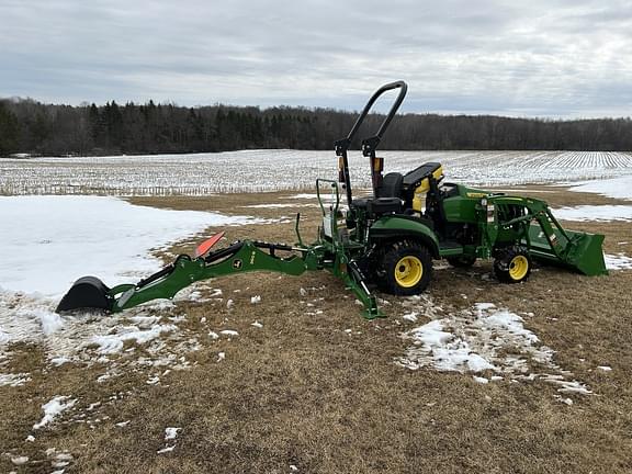Image of John Deere 1025R equipment image 3
