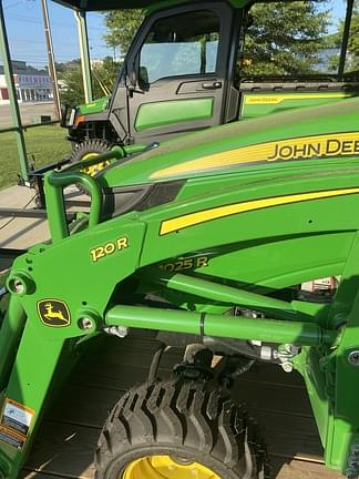 Image of John Deere 1025R equipment image 2