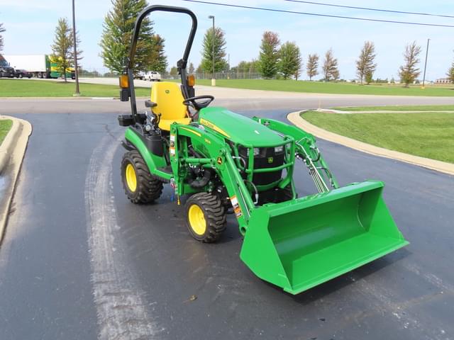 Image of John Deere 1025R equipment image 4