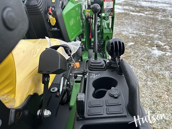 Image of John Deere 1025R equipment image 4