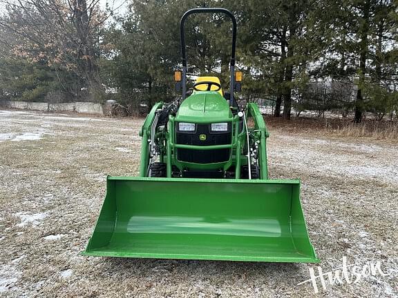 Image of John Deere 1025R equipment image 2