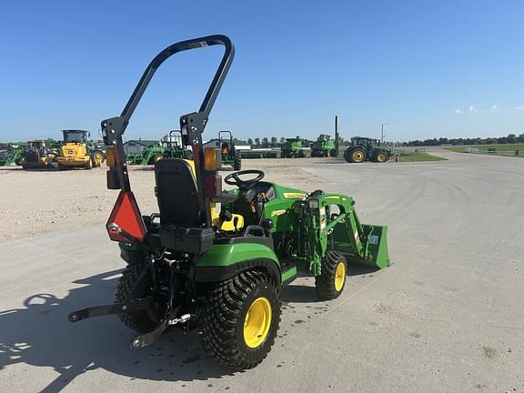 Image of John Deere 1025R equipment image 4