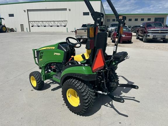 Image of John Deere 1025R equipment image 3