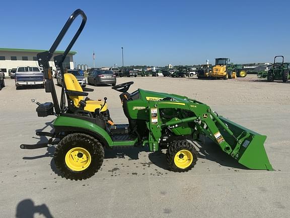 Image of John Deere 1025R equipment image 3