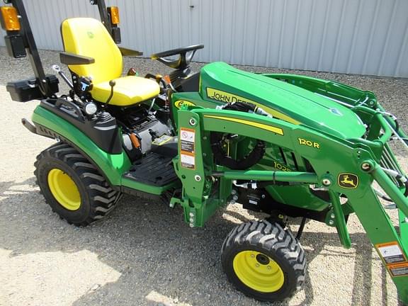 Image of John Deere 1025R equipment image 3