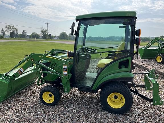 Image of John Deere 1025R equipment image 4