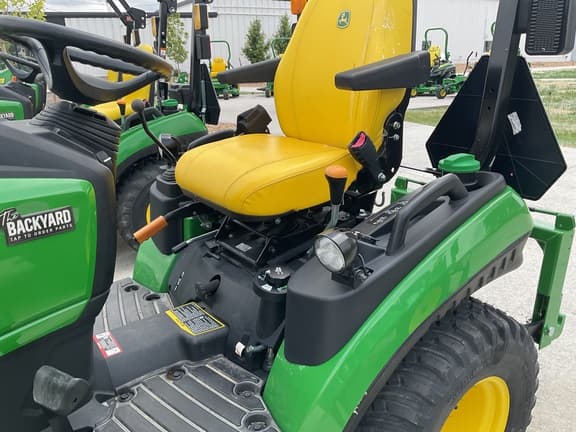 Image of John Deere 1025R equipment image 3