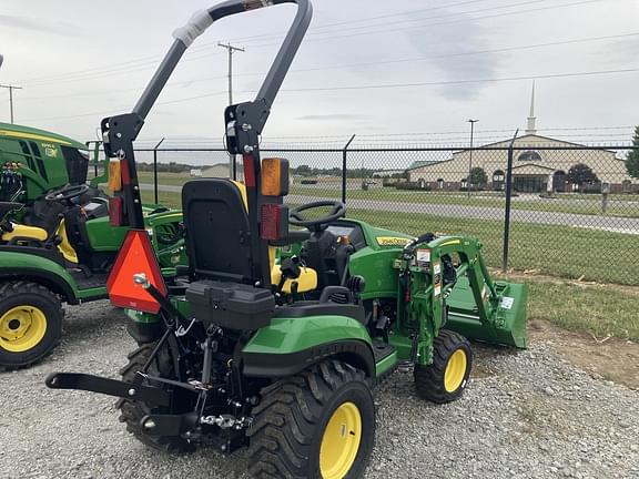 Image of John Deere 1025R equipment image 3