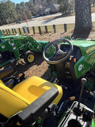 Image of John Deere 1025R equipment image 1