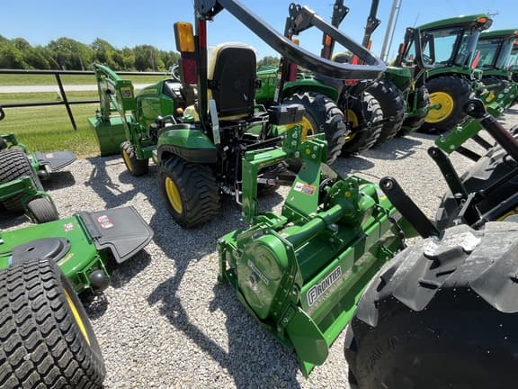 Image of John Deere 1025R equipment image 3