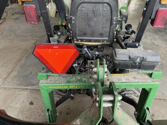 Image of John Deere 1025R equipment image 2