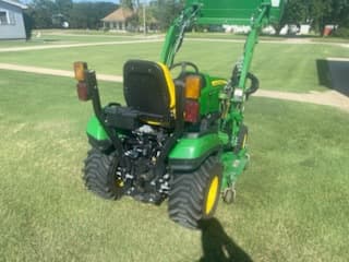Image of John Deere 1025R equipment image 3
