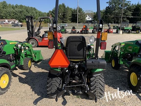 Image of John Deere 1025R equipment image 4