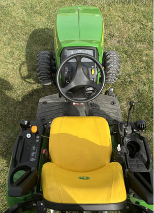 Image of John Deere 1025R equipment image 3