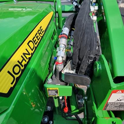 Image of John Deere 1025R equipment image 4